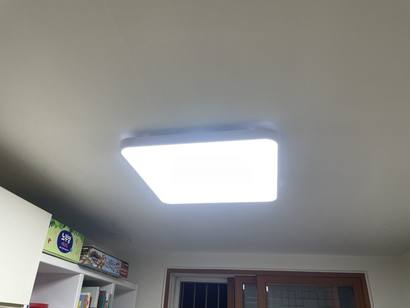 조명 교체 작업 사진